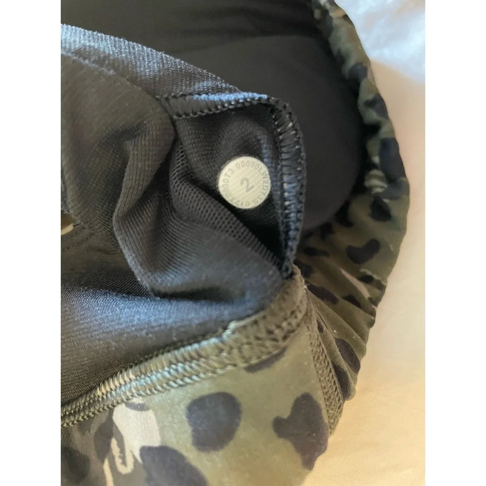 Lululemon Size 2 Energy Sports Bra Size 2 Leopard Camo Strappy Crossback Workout